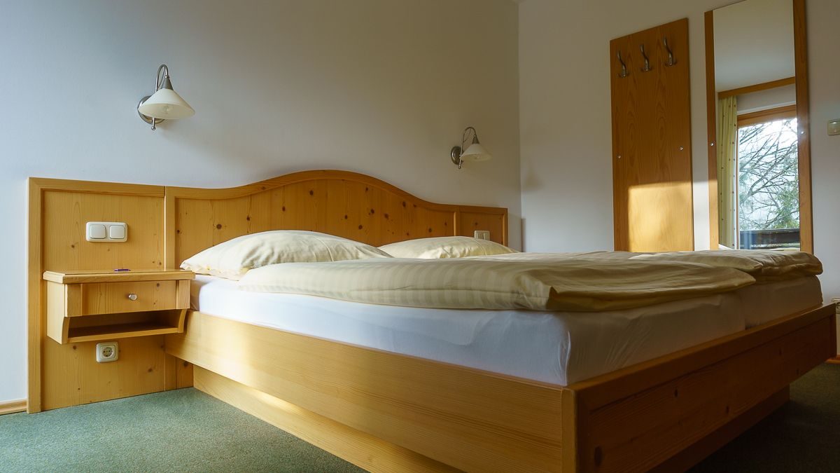 Zimmerdetail – Doppel-/Einzelzimmer mit Balkon, Pension Wanderruh in Grünau im Almtal