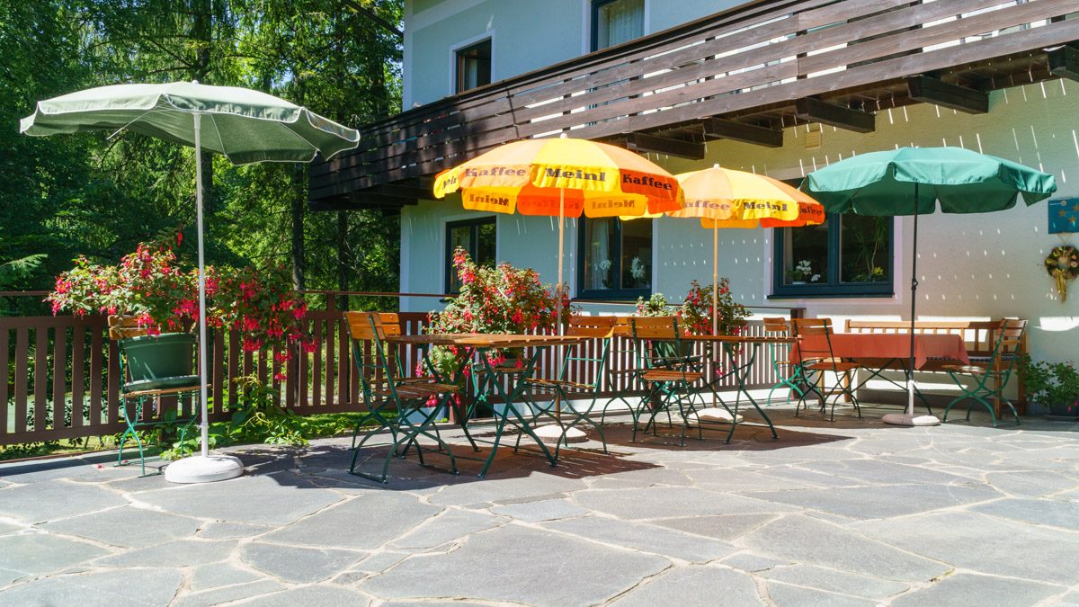 Sonnenterrasse der Pension Wanderruh in Grünau im Almtal
