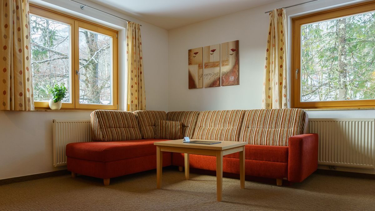 Wohnbereich der großen Ferienwohnung der Pension Wanderruh in Grünau im Almtal